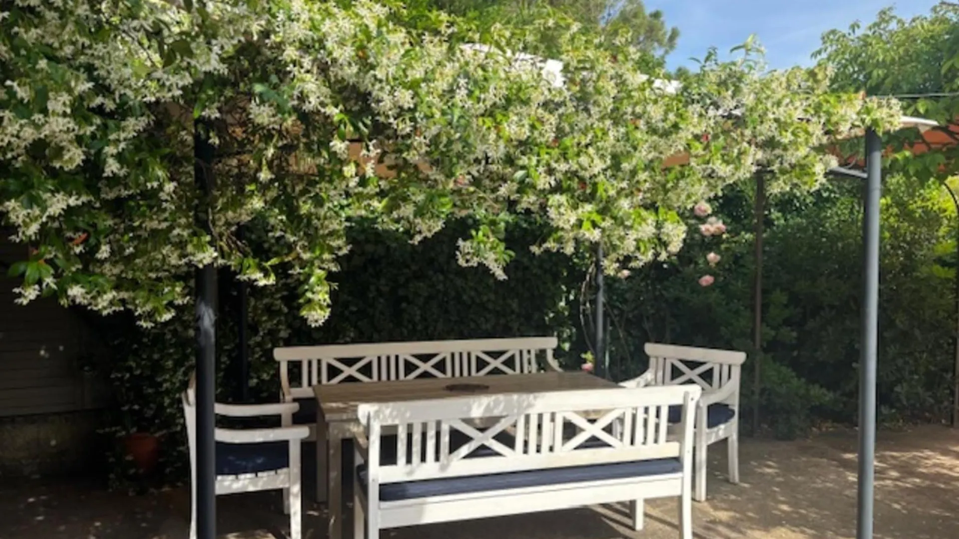 La Maison Rose L'Isle-sur-la-Sorgue France