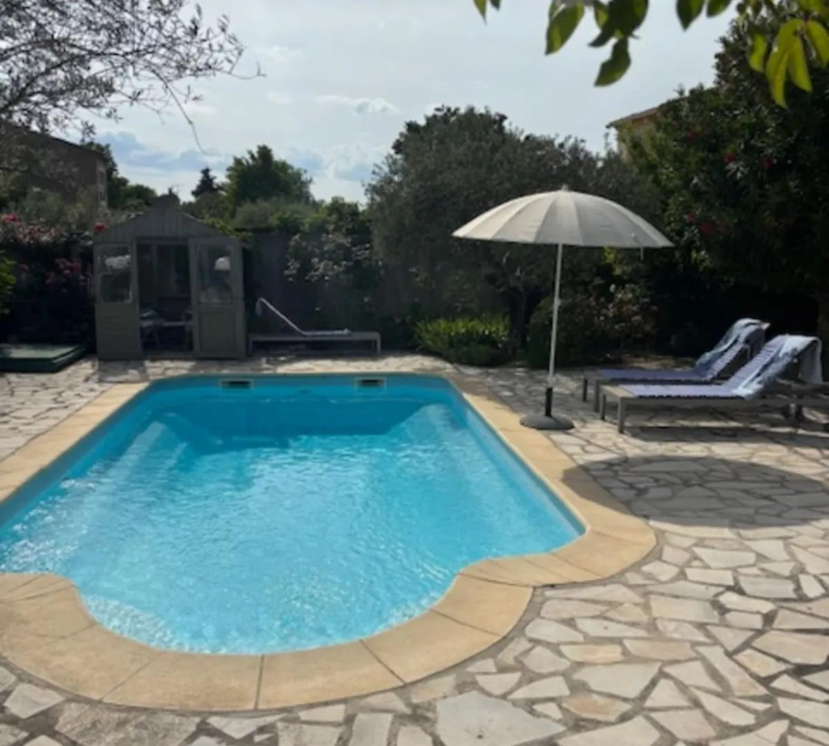 La Maison Rose L'Isle-sur-la-Sorgue France